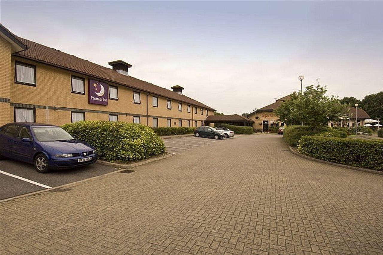 Premier Inn Basingstoke West Eksteriør bilde