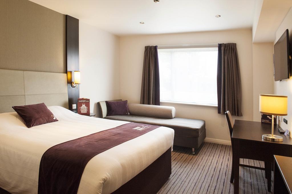 Premier Inn Basingstoke West Eksteriør bilde