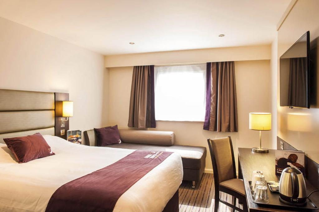 Premier Inn Basingstoke West Eksteriør bilde
