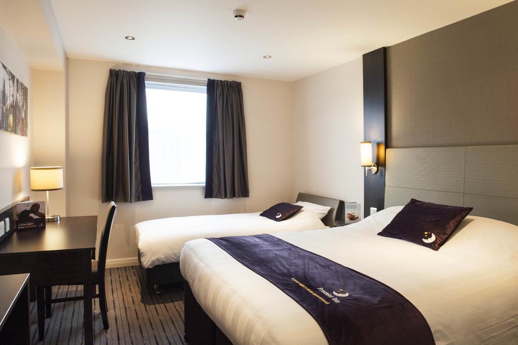 Premier Inn Basingstoke West Eksteriør bilde