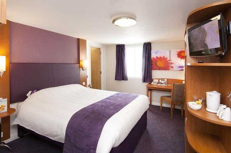 Premier Inn Basingstoke West Eksteriør bilde