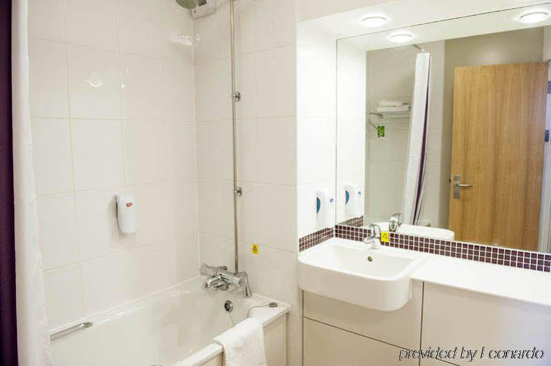 Premier Inn Basingstoke West Eksteriør bilde
